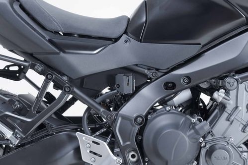 Brake fluid reservoir guard