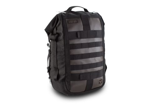 17,5 l. Utilisable aussi en sac à dos. 
