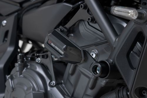 Negro. Yamaha MT-07 (14-) / MT-07 Tracer (16-).