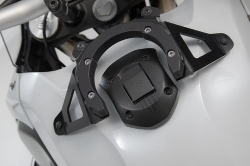 Negro. Modelos Yamaha Ténéré 700.