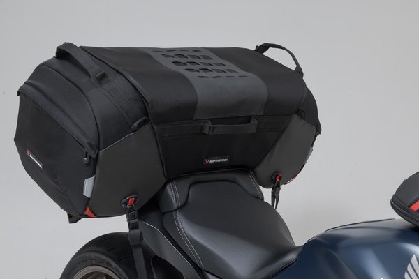 PRO Travelbag tail bag 1680D Ballistic Nylon. Black/Anthracite.