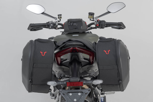 Set de sacoches latérales PRO BLAZE H Noir. Ducati Streetfighter V2 (21-).