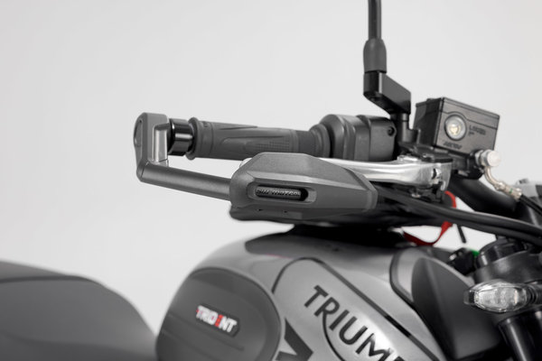Lever guards with wind protection Black. Triumph Trident 660 (21-).